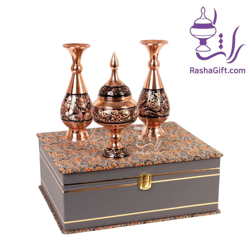 ست جفت گلدان و شکلات خوری حکاکی الماس تراش با جعبه ترمه