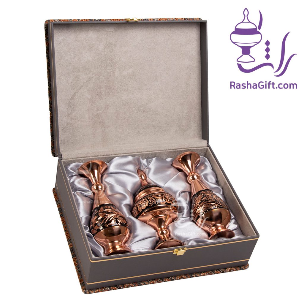 ست جفت گلدان و شکلات خوری حکاکی الماس تراش با جعبه ترمه