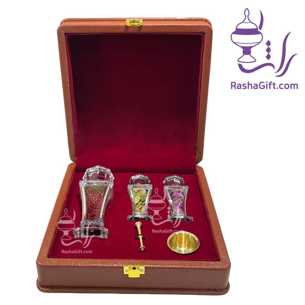گنجینه زعفران 2 در جعبه متوسط چوب و چرم