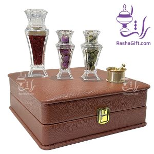 گنجینه زعفران 2 در جعبه متوسط چوب و چرم